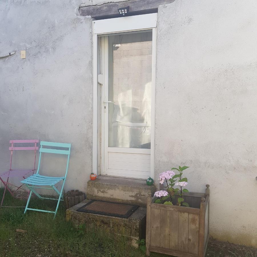 accommodation à la ferme - appartement et mobilhome Lubersac Exterior foto